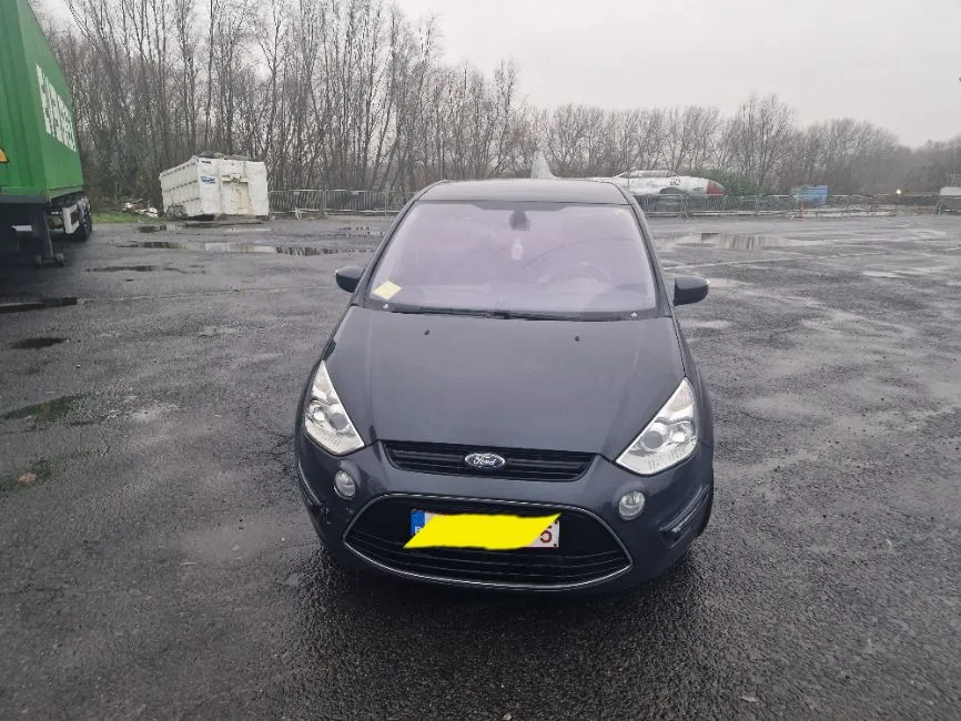 Ford S-Max Image 3