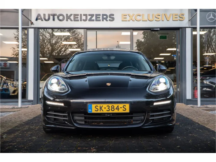 Porsche Panamera 3.0 4S  Image 2