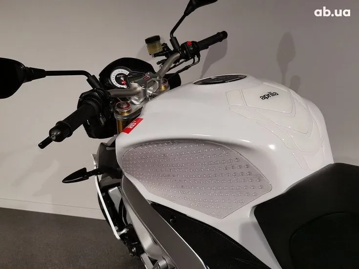 Aprilia Tuono Image 3